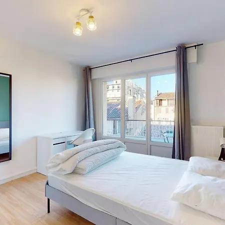 Apartment 4 8 Couchages Avec Exterieur Marseille